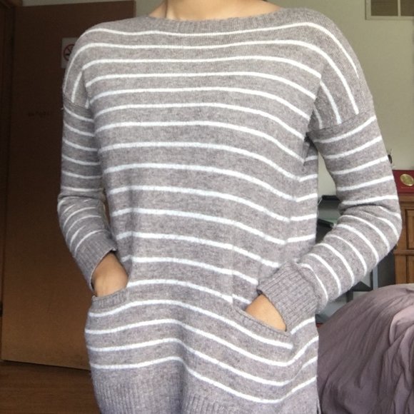 Abercrombie Pocket Sweater - Picture 2 of 3